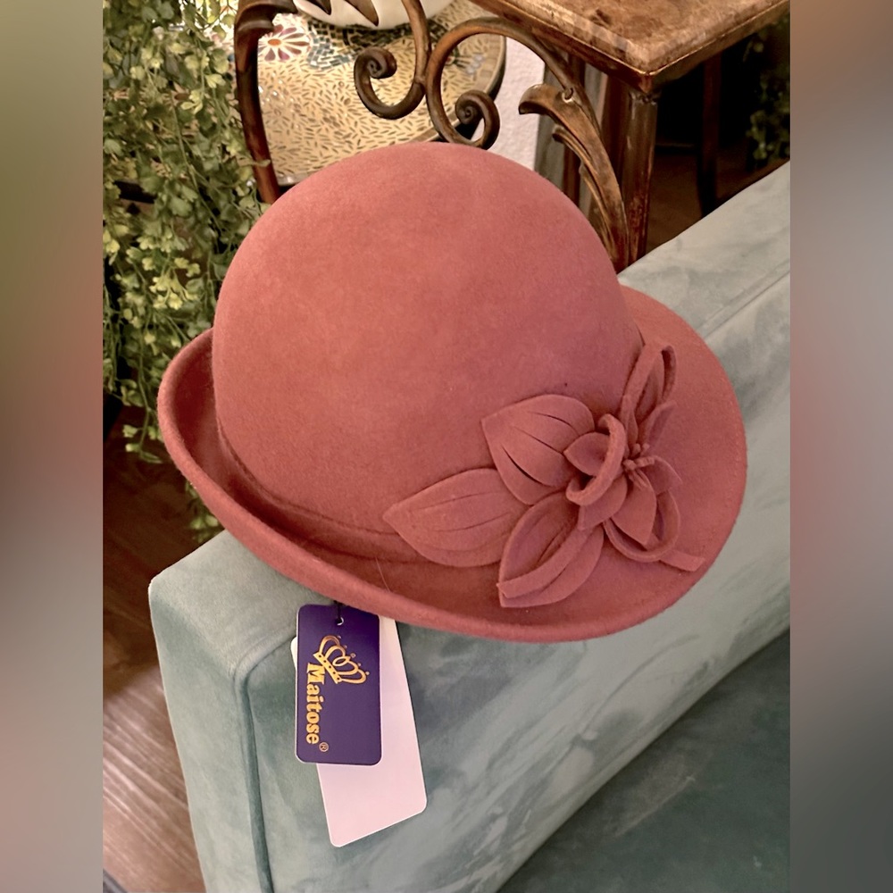 1920’s Cloche/Church Bowler hat with flower detail.  100% Wool, Feminine, NWT
